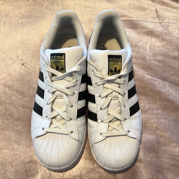 adidas superstar sneaker - women’s size 8 - Picture 3 of 9